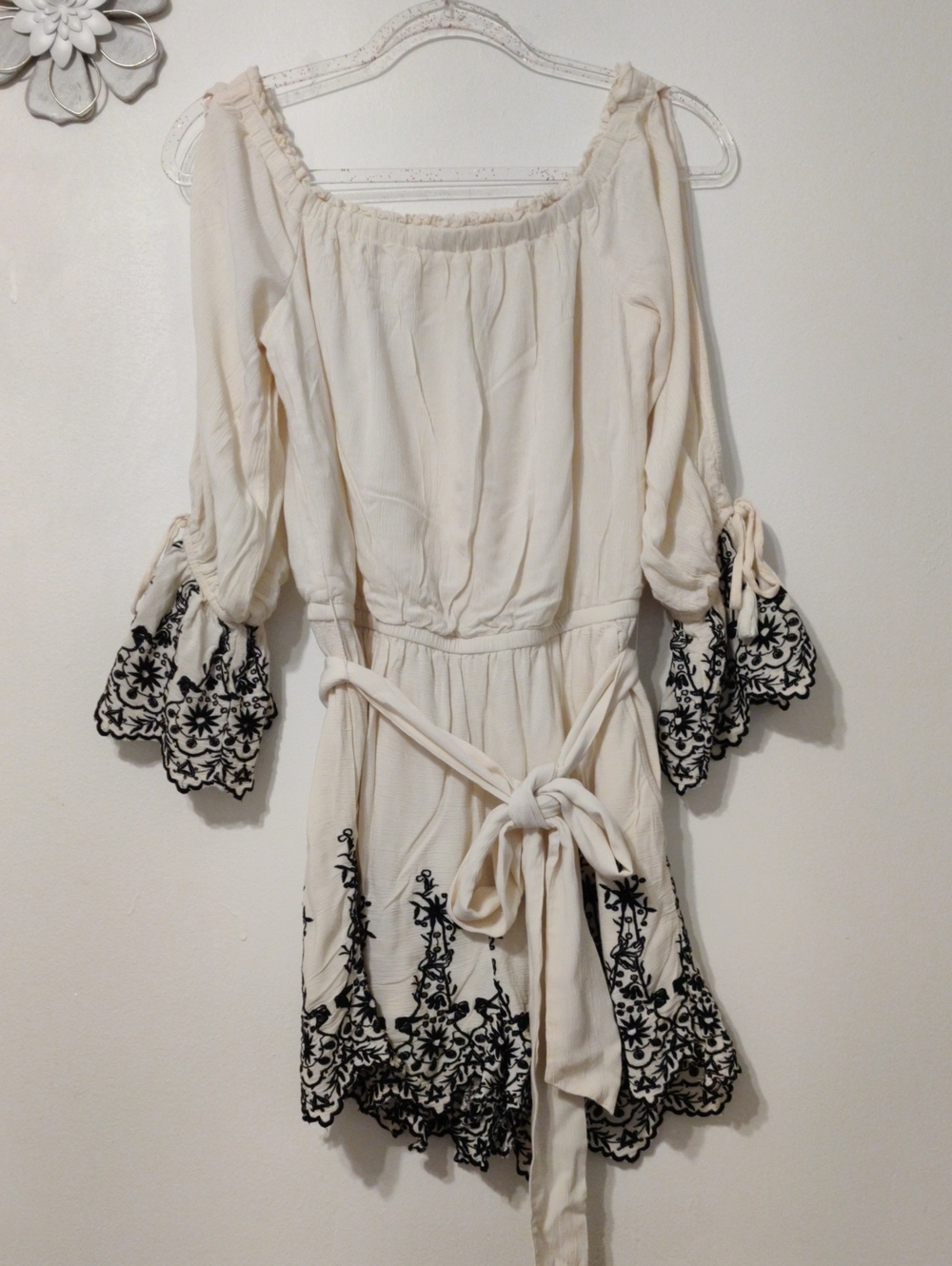 American Eagle Outfitters Cream Off-Shoulder Short with Black Floral Embroidery